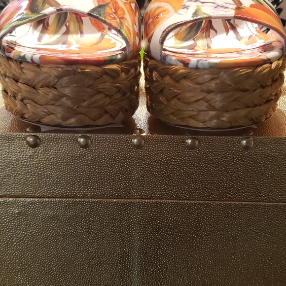 Dolce and Gabbana - Picture 5 of 16